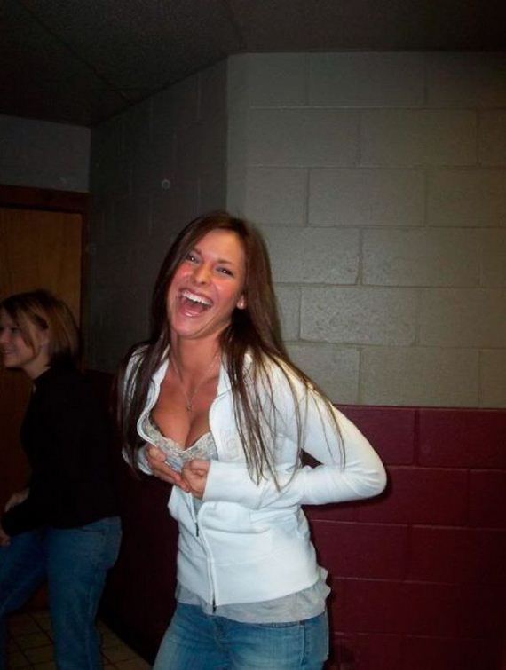 Drunk Girls Love Bathrooms